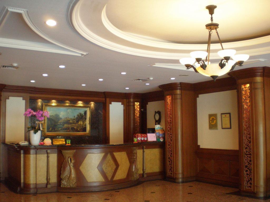 Emperor Hotel Kaohsiung Exterior photo